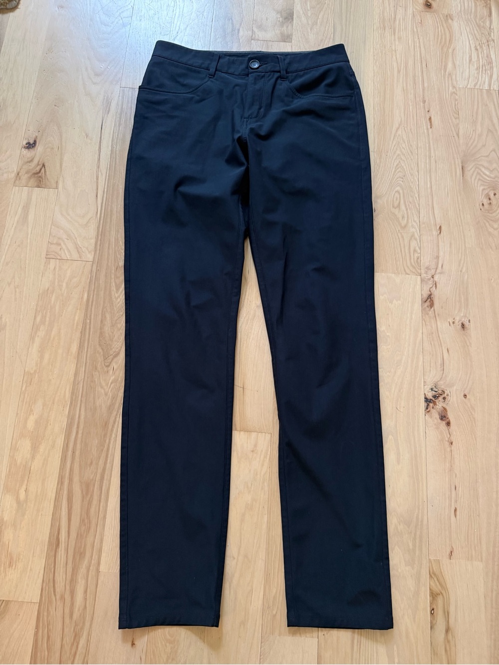 Vuori Meta Pants Men's Black Chino Slim Fit Stretch Performance V430 Size 28x31